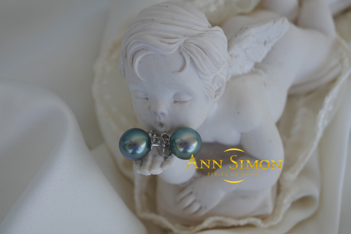 Boucles d'Oreilles Studs Earrings