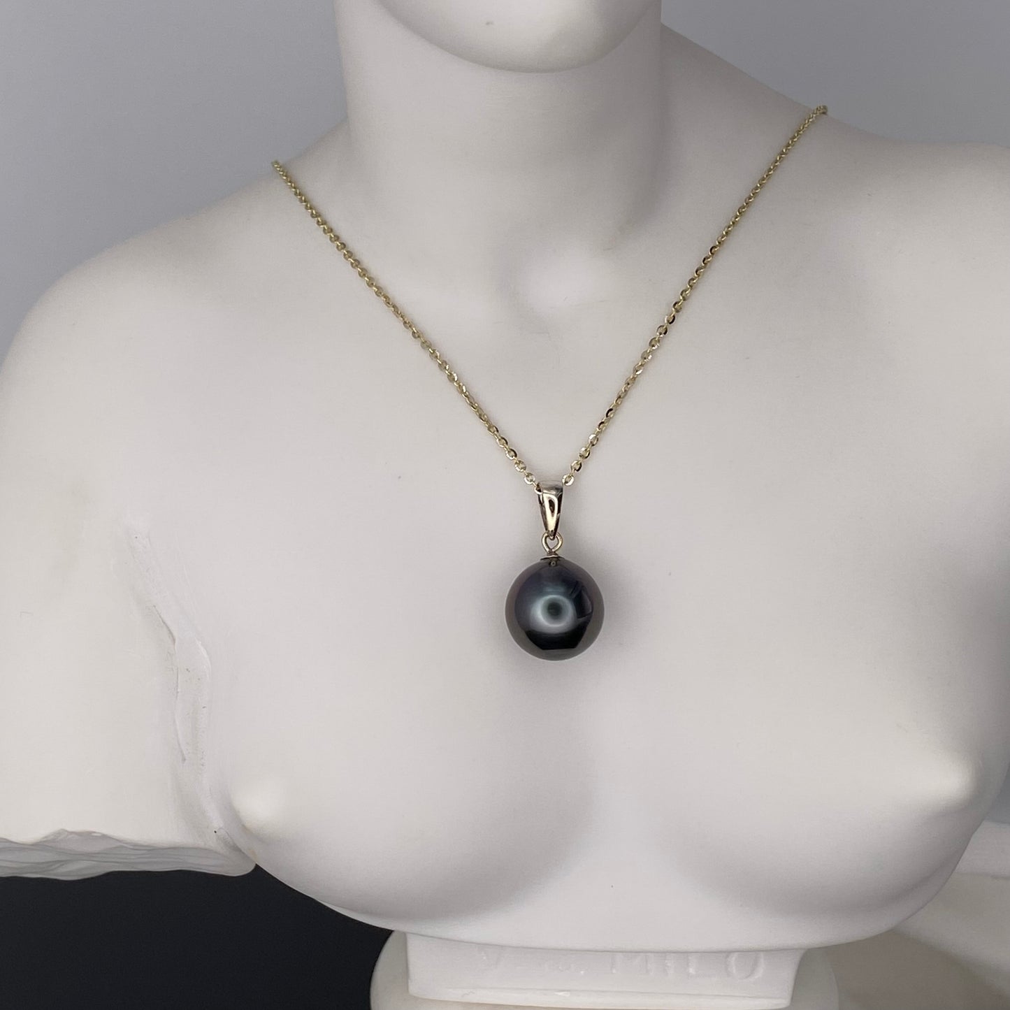 Black pearl Pendant